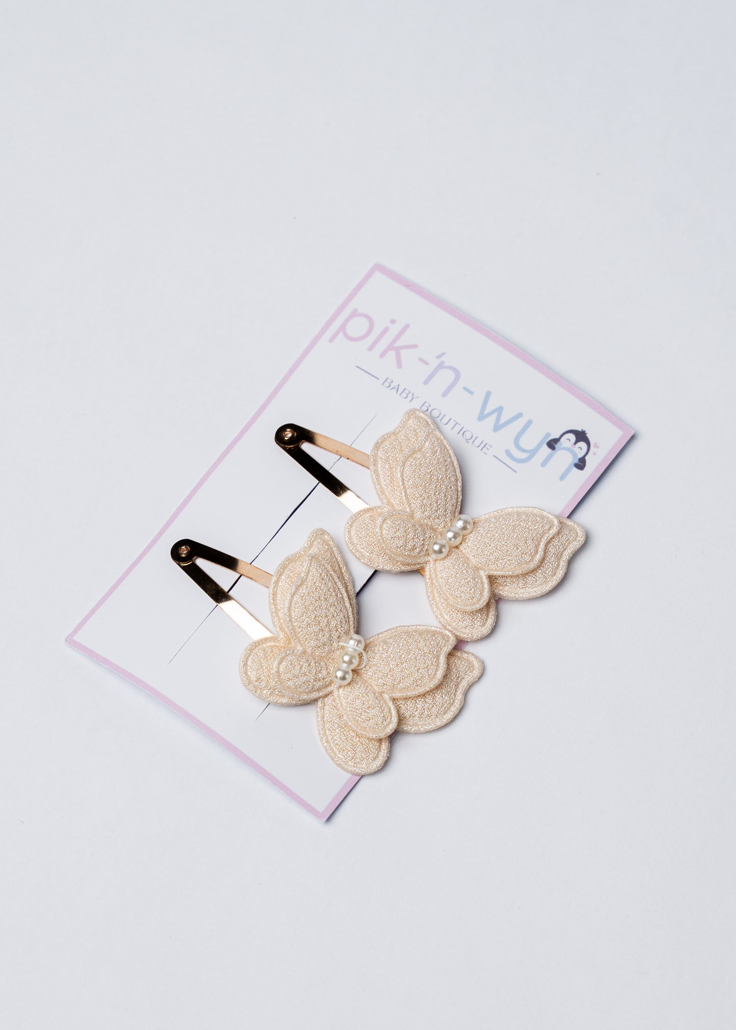 Pearl flutter clips
